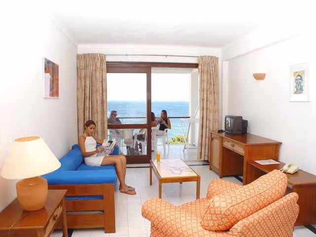 APARTMENT ONE BEDROOM