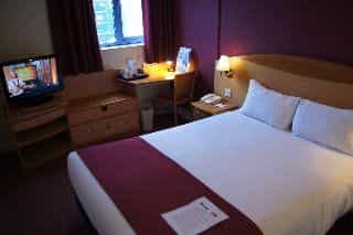 Days Hotel Waterloo