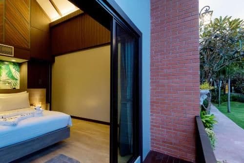 Deluxe Villa with Pool View