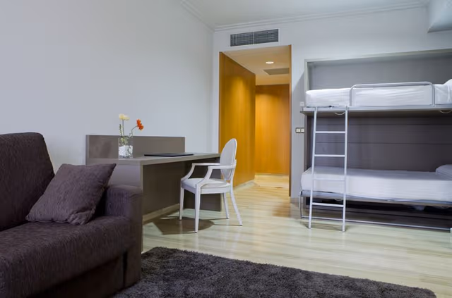 FAMILY ROOM CAPACITY 3