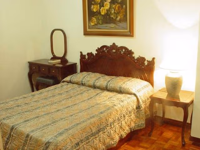 TWIN ONE BEDROOM