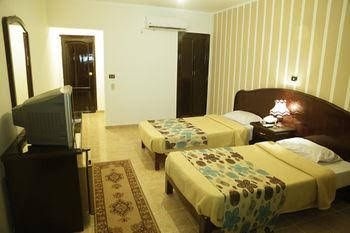 Miami Beach Resort1