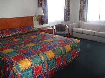Simply Home Inn & Suites - Riverside0