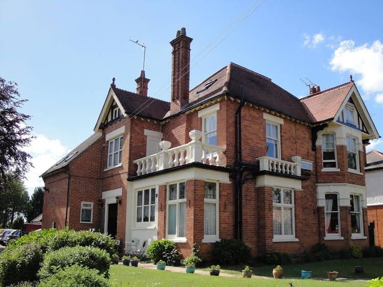 Fairlawns Guest House0