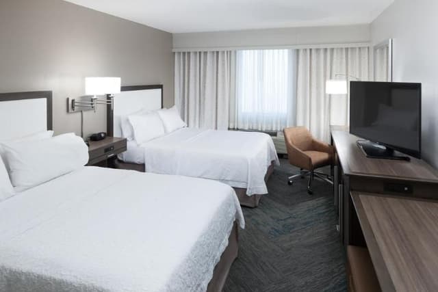 DOUBLE TWO QUEEN BEDS