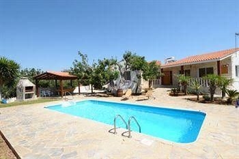 Theos Club Villas 32