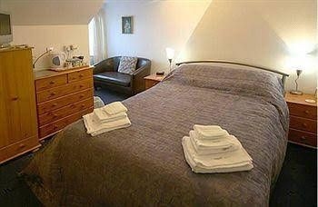 The Lyndsay Guest House0