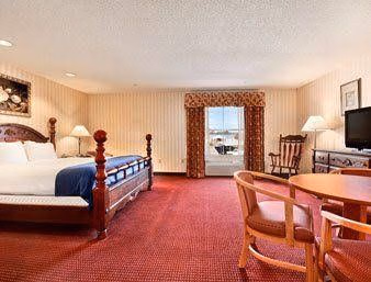 Fredericksburg Hill Country Hotel3