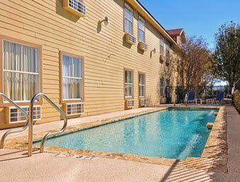 Fredericksburg Hill Country Hotel0