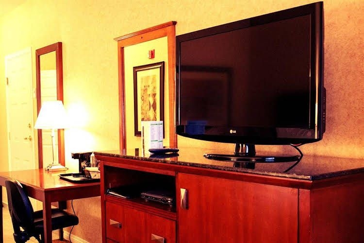 Pacific Inn & Suites Kamloops3