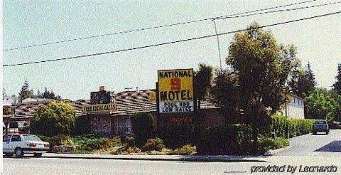 National 9 Motel Plymouth Street0