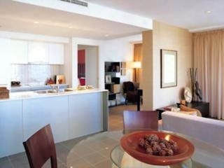 อาร์ตทีก เซิร์ฟเฟอร์ส พาราไดส์ รีสอร์ต (Artique Surfers Paradise Resort)2