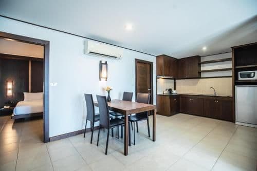One-Bedroom Suite with Sea View