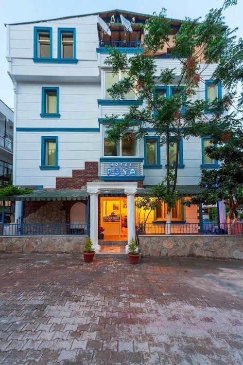 Hotel Puya0