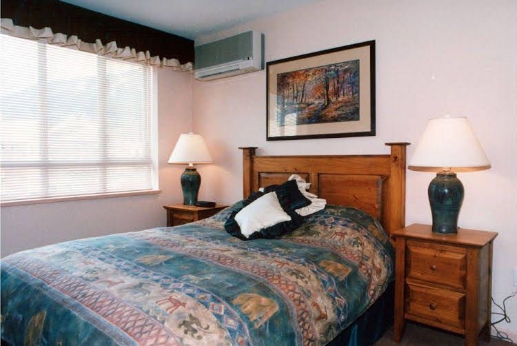 Town Plaza Suites by ResortQuest Whistler0