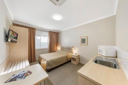 Standard Queen Room