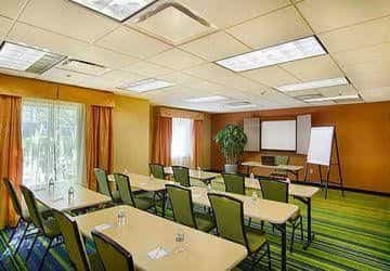 Fairfield Inn & Suites Newark Liberty International Airport