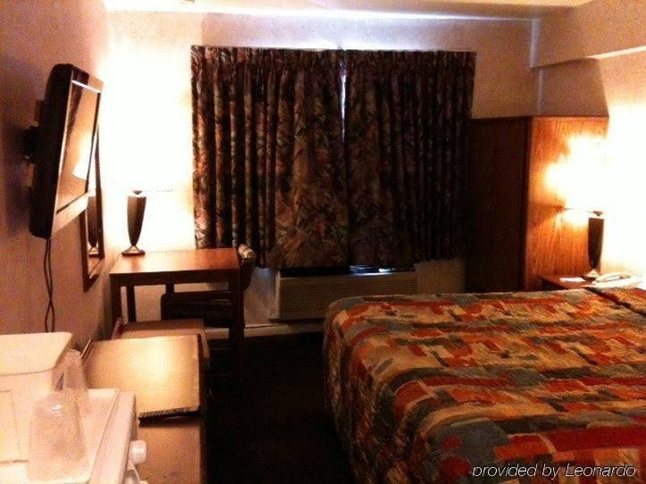 Budgetel Inn and Suites - Glen Ellyn2