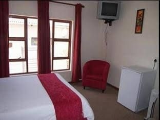 Cozy Nest Guest House East London1