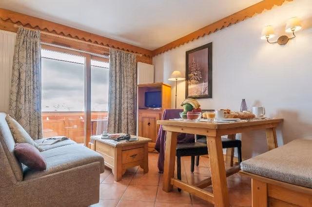 APARTMENT CAPACITY 6 TWO BEDROOMS