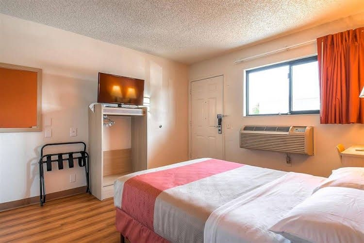 Motel 6 Los Angeles - Harbor City1