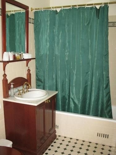 The Chalet Guesthouse And Studio2