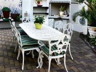Milkwood Country Cottage1