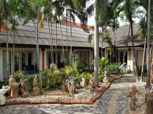 Sam's House Guesthouse0