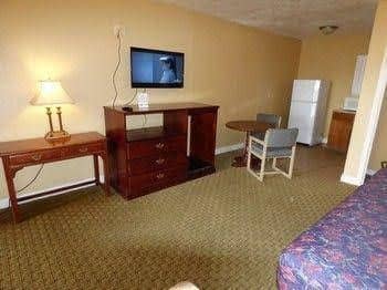 Economy Inn & Suites Economy Inn & Suites