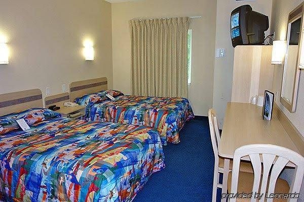 Motel 6 Peterborough0