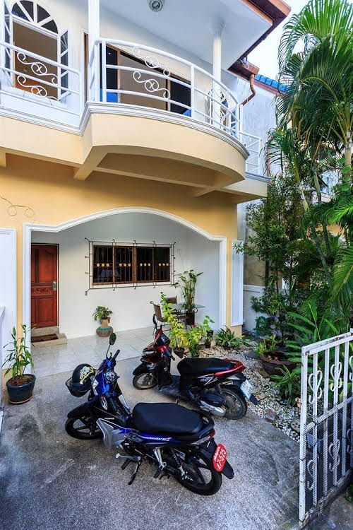 อีริกสันเกสเฮาส์ (Eriksson Guesthouse)0
