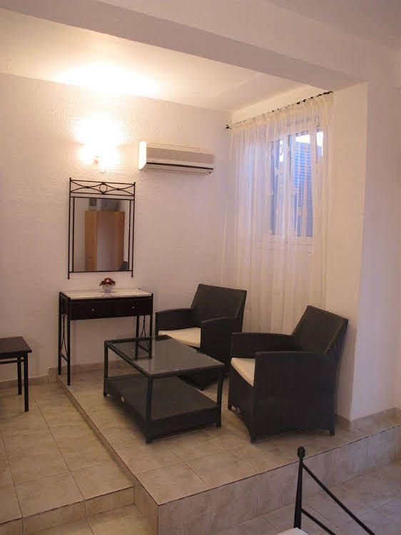 Agnanti Beach Apartments0