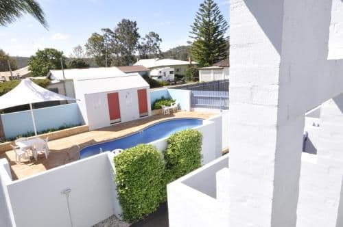 Three-Bedroom Apartment with Pool View (number 6)
