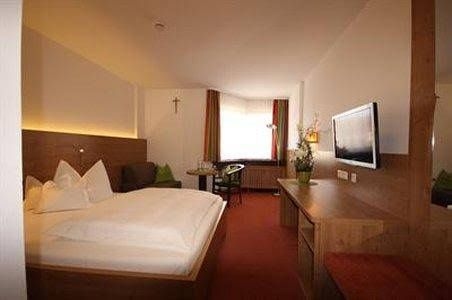 Isar Hotel1
