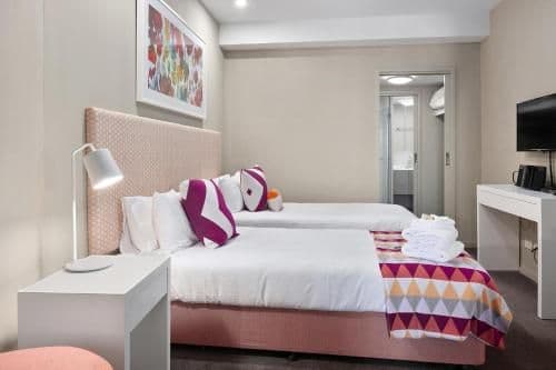 NewQuay Two-Bedroom, Two-Bathroom Apartment with View