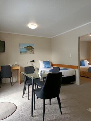 Deluxe One-Bedroom Suite with Spa Bath