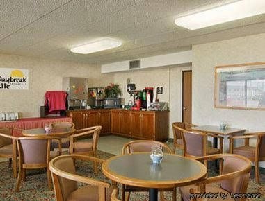Knights Inn Lincoln0
