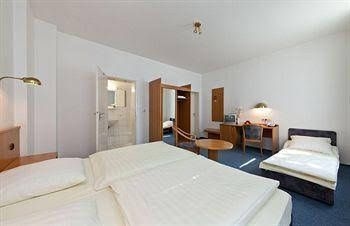 Centrum Hotel Commerz am Bahnhof Altona4
