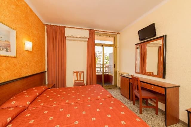 DOUBLE CAPACITY 3 ONE BEDROOM