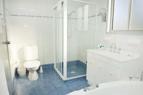 Deluxe King Room with Spa Bath