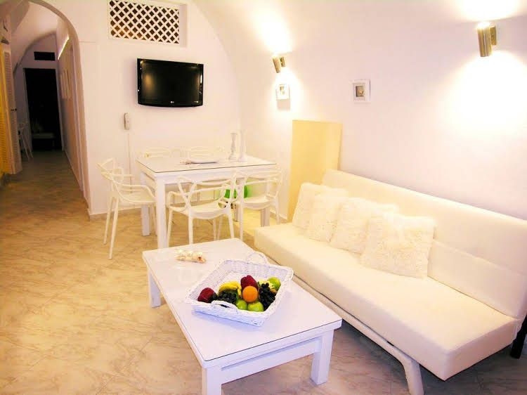 Aeolos Studios & Suites1