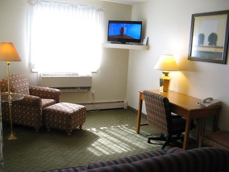 Handys Extended Stay Suites1