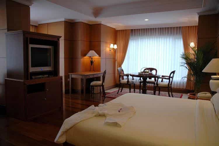 โรงแรมโรยัลเซนเยอร์ โรงแรมโรยัลเซนเยอร์