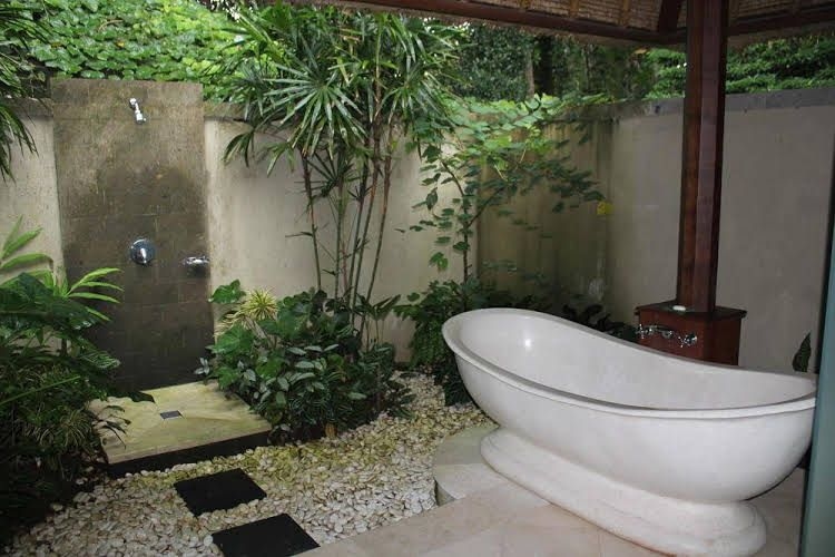 โรงแรมอาโมริ วิลล่า (Amori Villa Hotel)0