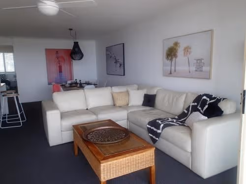 Deluxe Two-Bedroom Apartment with One Bathroom - Ocean View