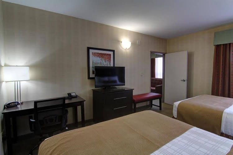 Howard Johnson Hotel Bowmanville3