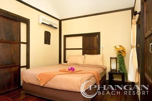 Wooden Bungalow with Beach Access