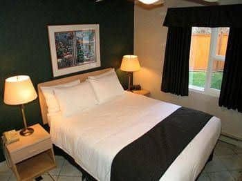 Casa Loma Lakeshore Resort Casa Loma Lakeshore Resort