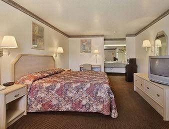 Knights Inn San Antonio/Near Seaworld3