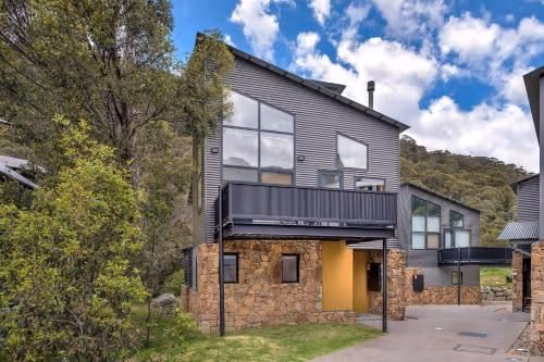 Three-Bedroom Apartment - Loft